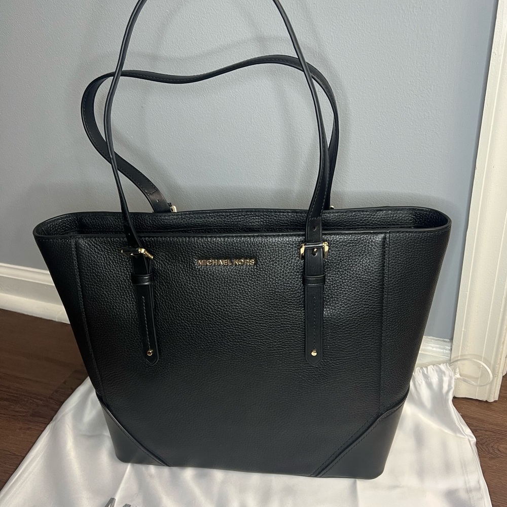 Michael Kors Aria Large Tote